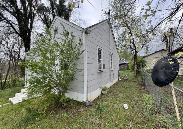 2nd image of 620 W 9th St, Columbia, TN 38401 | MLS# 2812070