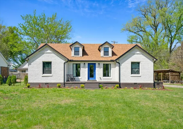 Photo 3 of Single family home for sale at 615 E Parkway S, Memphis, TN 38104 | MLS# 2815422 | Listing updated on 2025-12-27