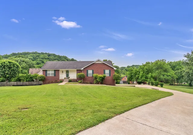Homes for sale in Hendersonville, TN | 211 Northview Ct, Hendersonville, TN 37075 | MLS# 2816579