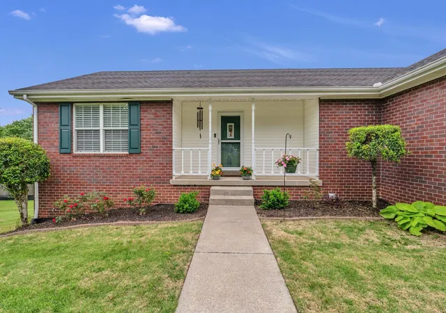 Homes for sale in Hendersonville, TN | 211 Northview Ct, Hendersonville, TN 37075 | MLS# 2816579