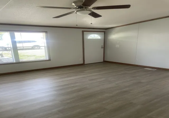 Homes for sale in Lawrenceburg, TN | 308 Lee St E, Lawrenceburg, TN 38464 | MLS# 2818362