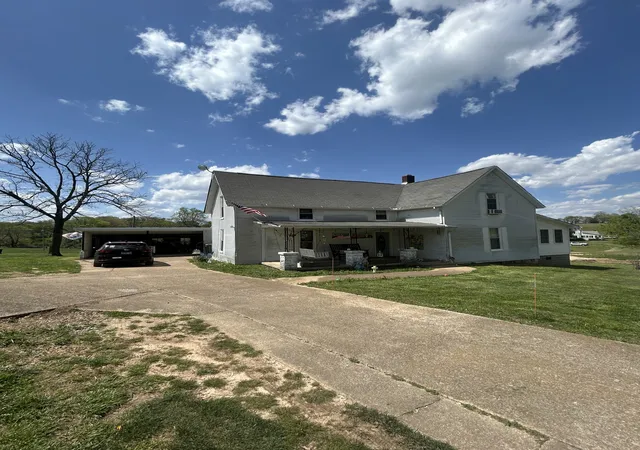 1st image of 141 Beuerlein Ln, Lawrenceburg, TN 38464 | MLS# 2821280