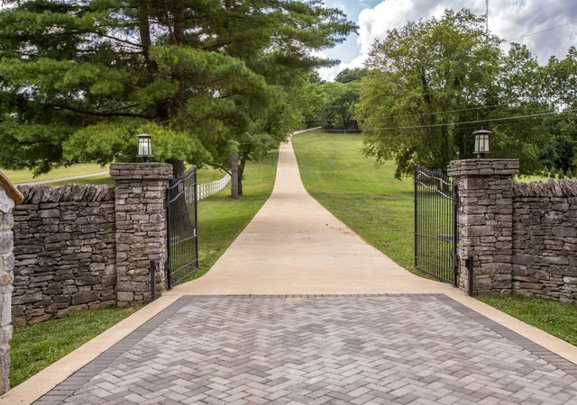 Photo 3 of Single family home for sale at 3910 Brick Church Pike, Nashville, TN 37207 | MLS# 2867960 | Listing updated on 2026-06-29