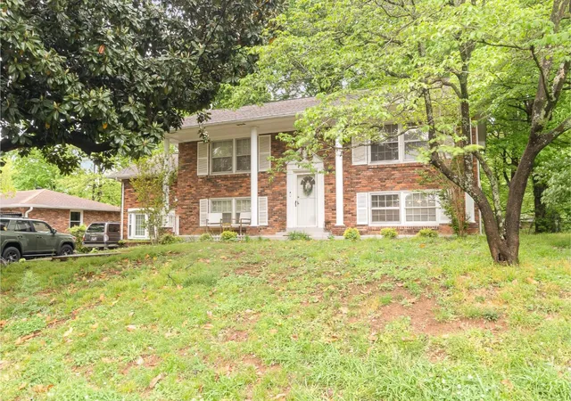 Photo 2 of Single family home for sale at 414 Bonnawood Dr, Hermitage, TN 37076 | MLS# 2821038 | Listing updated on 2025-12-29