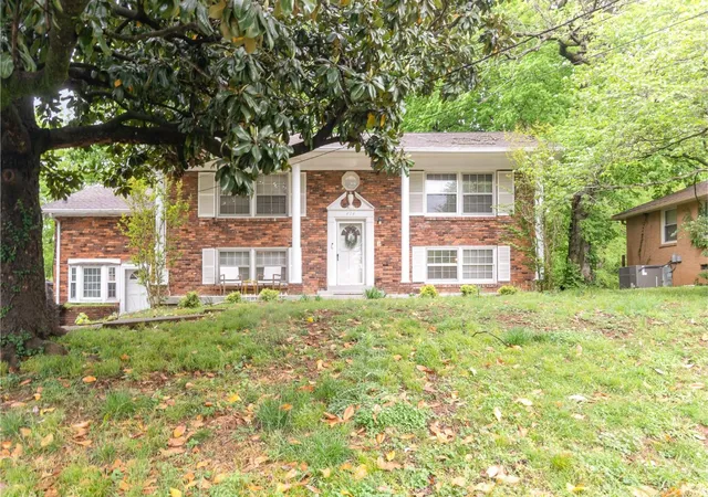 Photo 3 of Single family home for sale at 414 Bonnawood Dr, Hermitage, TN 37076 | MLS# 2821038 | Listing updated on 2025-12-29