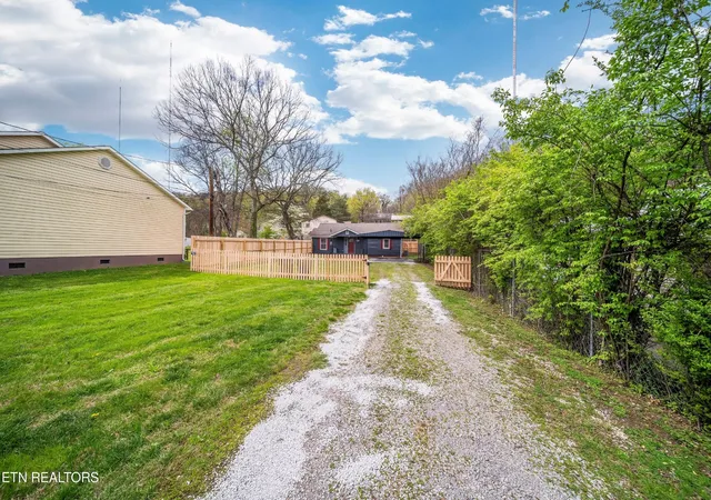 19th image of 1121 Forsythe St, Knoxville, TN 37917 | MLS# 2907262
