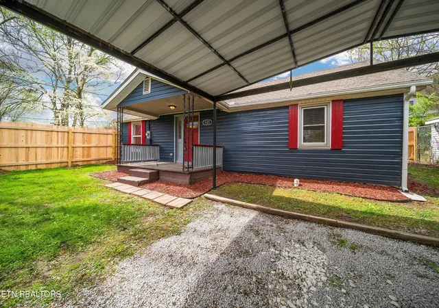 3rd image of 1121 Forsythe St, Knoxville, TN 37917 | MLS# 2907262