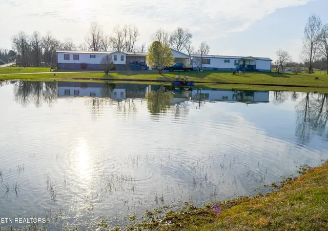 Photo 2 of Sale Pending at 11440 Hwy 70 W, Sparta, TN 38583 | MLS# 3013102 | Listing updated on 2025-11-05