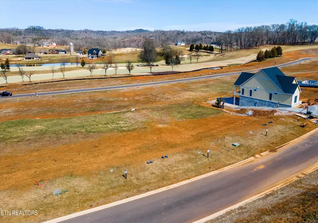 Homes for sale in Loudon, TN | 1848 Black Bear Circle, Loudon, TN 37774 | MLS# 3193085