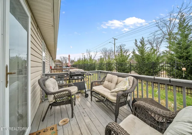 3rd image of 747 High Point Way, Knoxville, TN 37912 | MLS# 2907269
