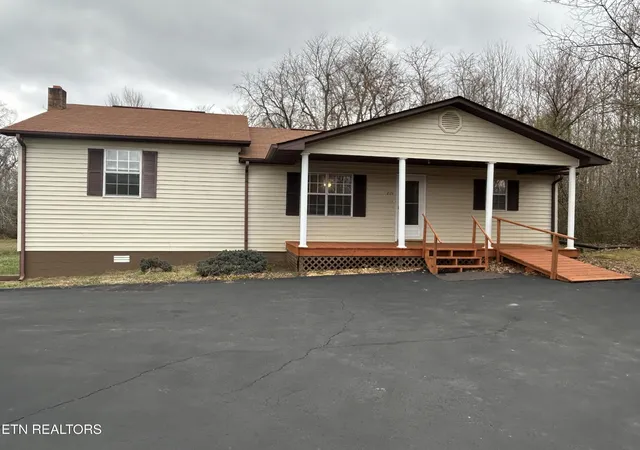 2nd image of 219 N Crabtree St, Jamestown, TN 38556 | MLS# 2900953