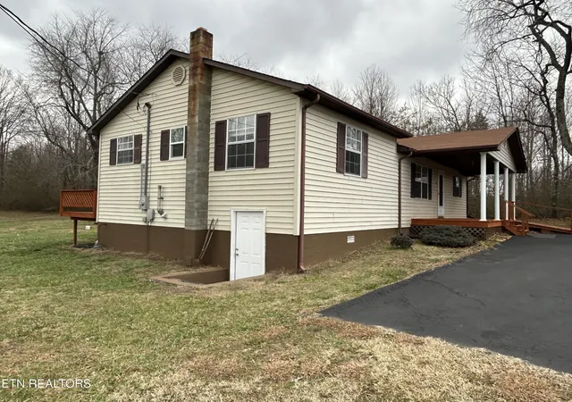 3rd image of 219 N Crabtree St, Jamestown, TN 38556 | MLS# 2900953