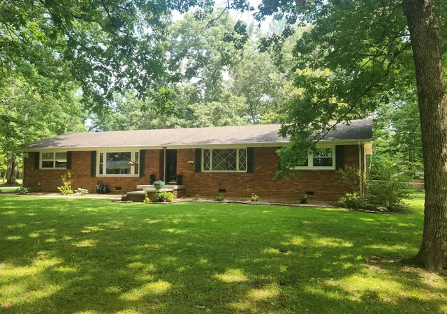 1st image of 215 White Oak Dr, Manchester, TN 37355 | MLS# 2825157