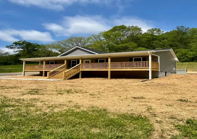 Photo 1 of Single family home for sale at 51 Kemp Holw Rd, Pleasant Shade, TN 37145 | MLS# 2866006 | Listing updated on 2025-10-09