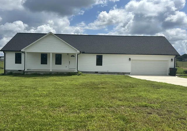 Photo 2 of Single family home for sale at 1654 Linvillle Rd, Lawrenceburg, TN 38464 | MLS# 2866152 | Listing updated on 2026-09-02
