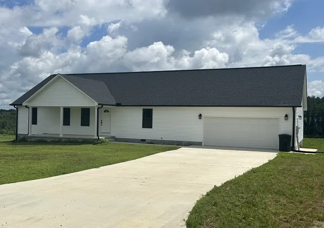 Photo 1 of Single family home for sale at 1654 Linvillle Rd, Lawrenceburg, TN 38464 | MLS# 2866152 | Listing updated on 2026-09-02