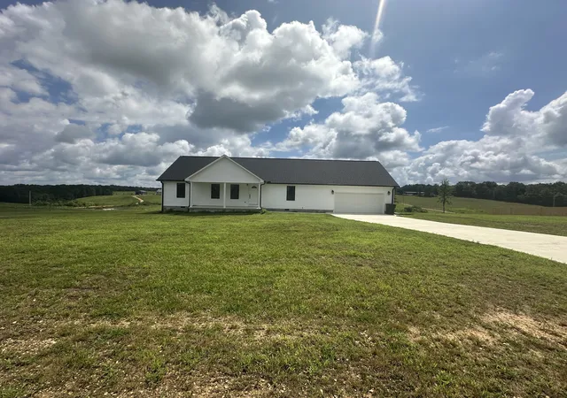 Photo 3 of Single family home for sale at 1654 Linvillle Rd, Lawrenceburg, TN 38464 | MLS# 2866152 | Listing updated on 2026-09-02