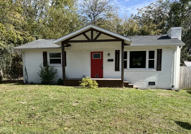 Photo 1 of Single family home for sale at 116 S Bright Hill St, Smithville, TN 37166 | MLS# 2886112 | Listing updated on 2025-10-31