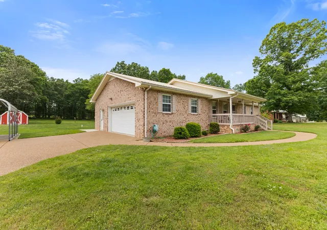 Homes for sale in Lyles, TN | 111 Hickory Trce, Lyles, TN 37098 | MLS# 2886142