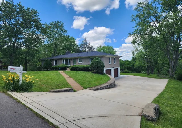 Photo 1 of Single family home for sale at 2613 Lishwood Dr, Nashville, TN 37214 | MLS# 2886213 | Listing updated on 2026-04-01