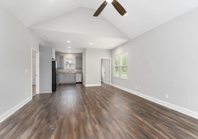 Photo 4 of Single family home for sale at 201 Hayes St, Smithville, TN 37166 | MLS# 2886087 | Listing updated on 2025-09-24
