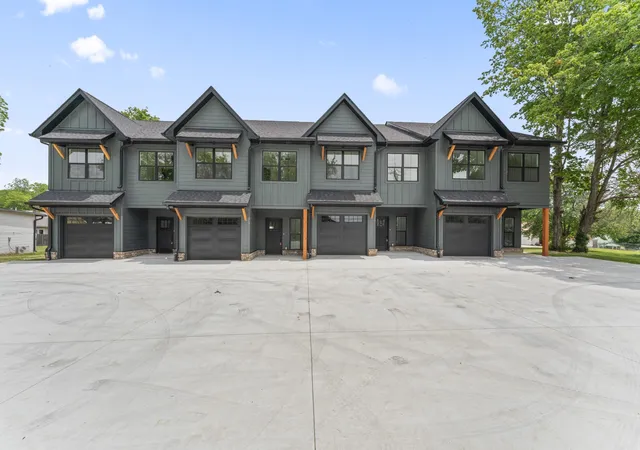 1st image of 215 S Porter St #215, Winchester, TN 37398 | MLS# 2888086