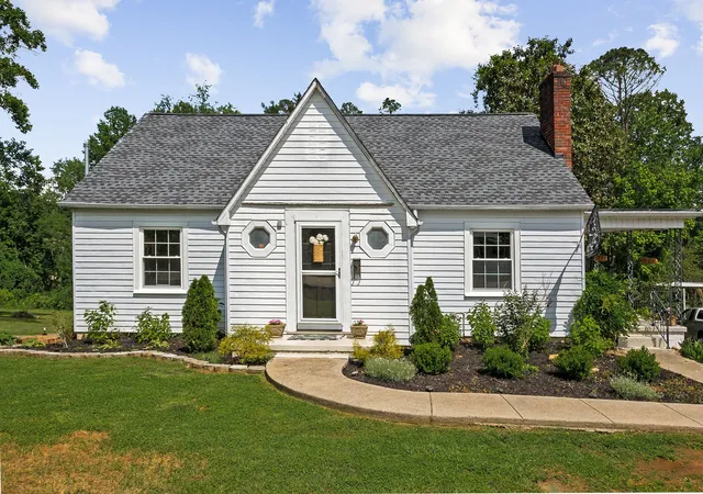 image of 36 Hillcrest Dr, Sparta, TN 38583 | MLS# 2887775