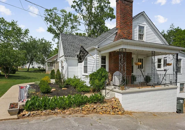 image of 36 Hillcrest Dr, Sparta, TN 38583 | MLS# 2887775