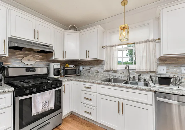1st image of 24 Hillcrest Dr, Sparta, TN 38583 | MLS# 2890495
