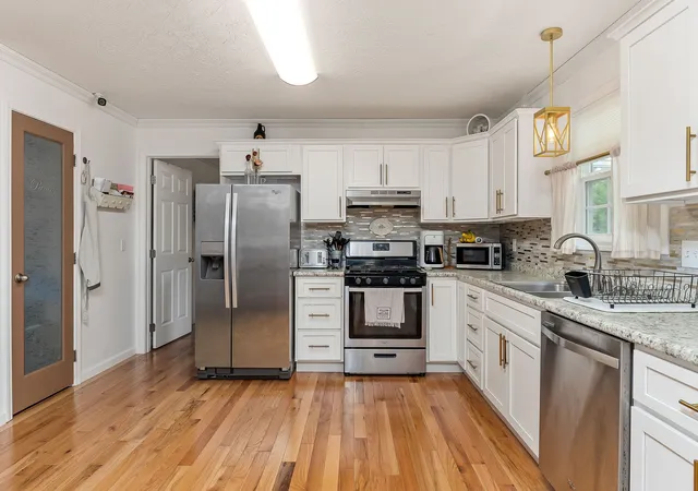 2nd image of 24 Hillcrest Dr, Sparta, TN 38583 | MLS# 2890495