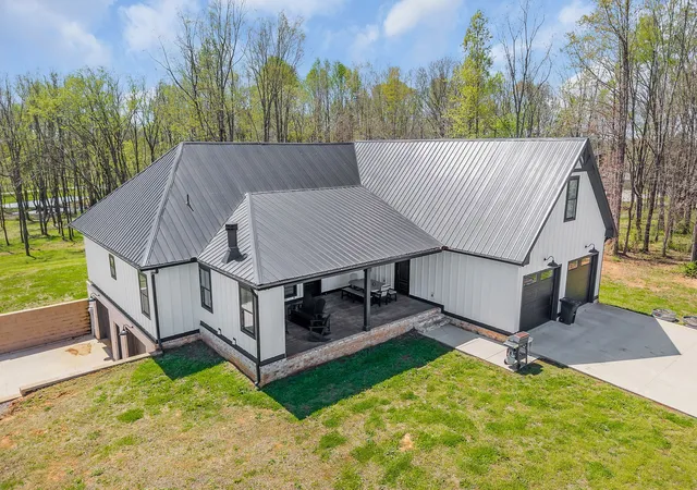 2nd image of 5040 Franks Ferry Rd, Sparta, TN 38583 | MLS# 2889783