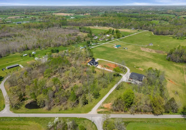 4th image of 5040 Franks Ferry Rd, Sparta, TN 38583 | MLS# 2889783