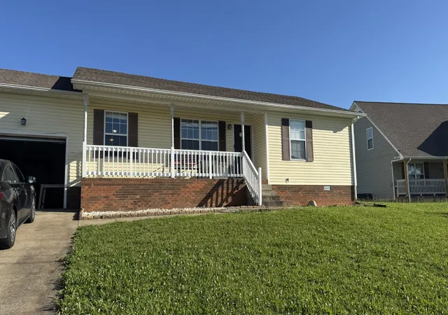Homes for sale in Oak Grove, KY | 312 Pappy Dr, Oak Grove, KY 42262 | MLS# 2889998