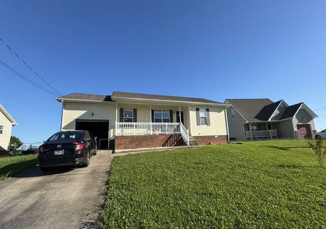 Homes for sale in Oak Grove, KY | 312 Pappy Dr, Oak Grove, KY 42262 | MLS# 2889998