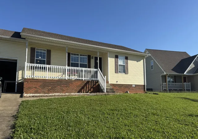 Homes for sale in Oak Grove, KY | 312 Pappy Dr, Oak Grove, KY 42262 | MLS# 2889998
