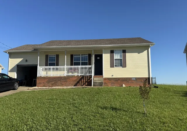 Homes for sale in Oak Grove, KY | 312 Pappy Dr, Oak Grove, KY 42262 | MLS# 2889998