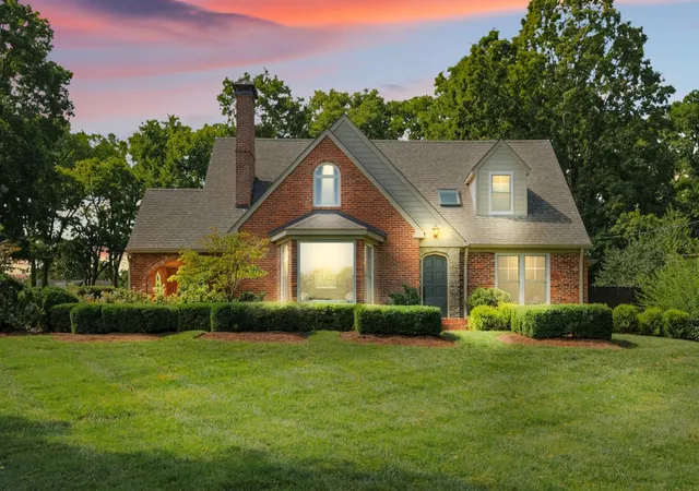 2nd image of 2300 Sterling Rd, Nashville, TN 37215 | MLS# 2965078