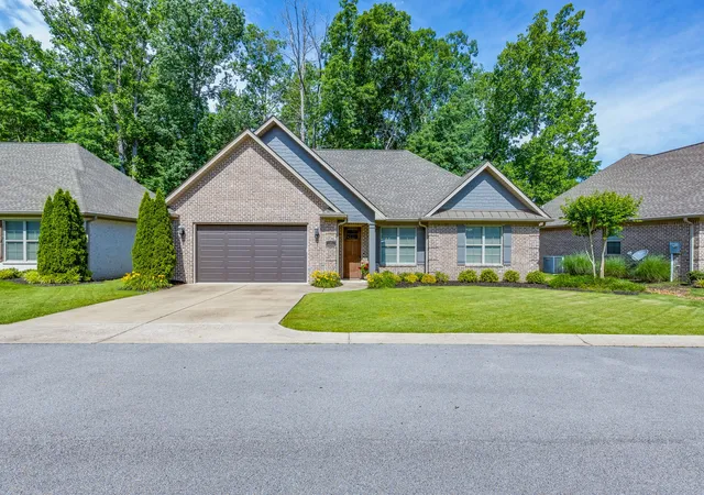Homes for sale in Loretto, TN | 105 Andrews Dr, Loretto, TN 38469 | MLS# 2890828