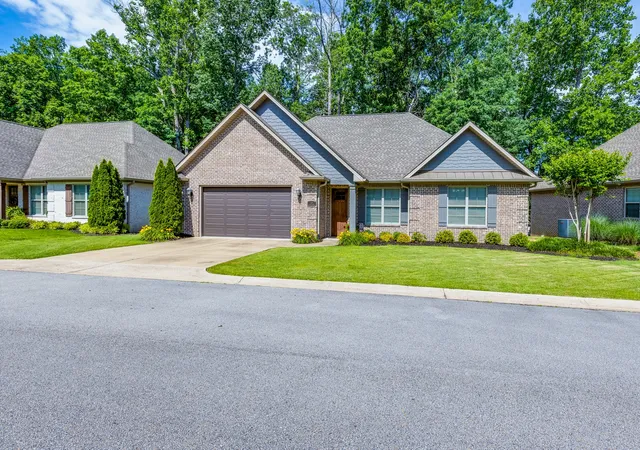 Homes for sale in Loretto, TN | 105 Andrews Dr, Loretto, TN 38469 | MLS# 2890828