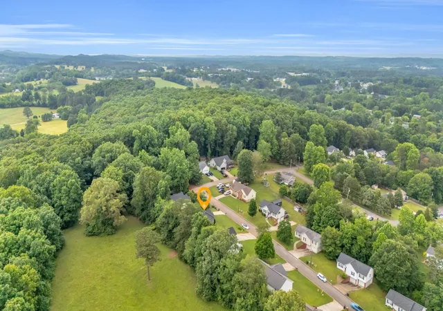 3rd image of 329 Windsong Dr, La Fayette, GA 30728 | MLS# 3032438