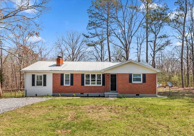 Photo 1 of Single family home for sale at 2540 Grays Bend Rd, Centerville, TN 37033 | MLS# 2944120 | Listing updated on 2026-09-29