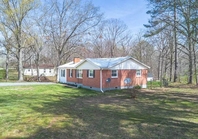 Photo 2 of Single family home for sale at 2540 Grays Bend Rd, Centerville, TN 37033 | MLS# 2944120 | Listing updated on 2026-09-29