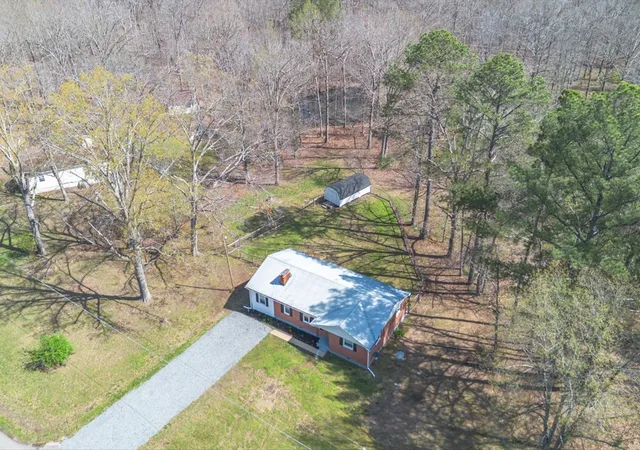 Photo 3 of Single family home for sale at 2540 Grays Bend Rd, Centerville, TN 37033 | MLS# 2944120 | Listing updated on 2026-09-29