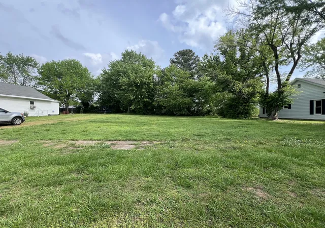 Homes for sale in Mayfield, KY | 0 Maple Ave, Mayfield, KY 42066 | MLS# 2896780