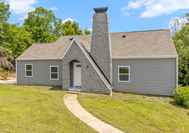 Photo 2 of Single family home for sale at 517 Ashland Terrace, Chattanooga, TN 37415 | MLS# 2927599 | Listing updated on 2025-09-18