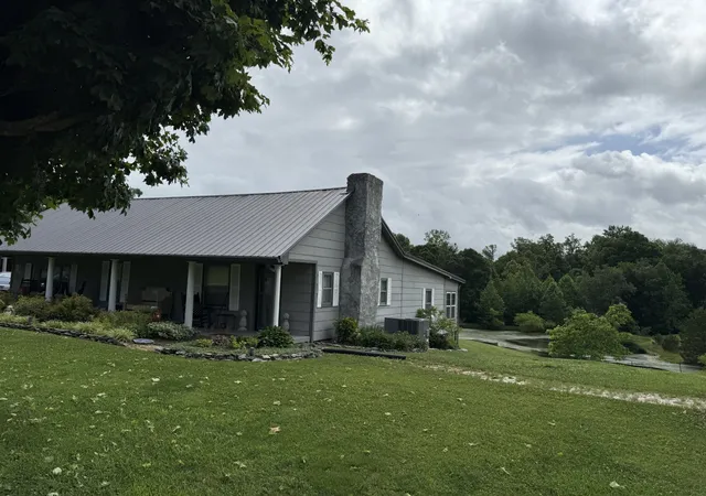 2nd image of 1638 Johnsons Chapel Rd, Sparta, TN 38583 | MLS# 2896732
