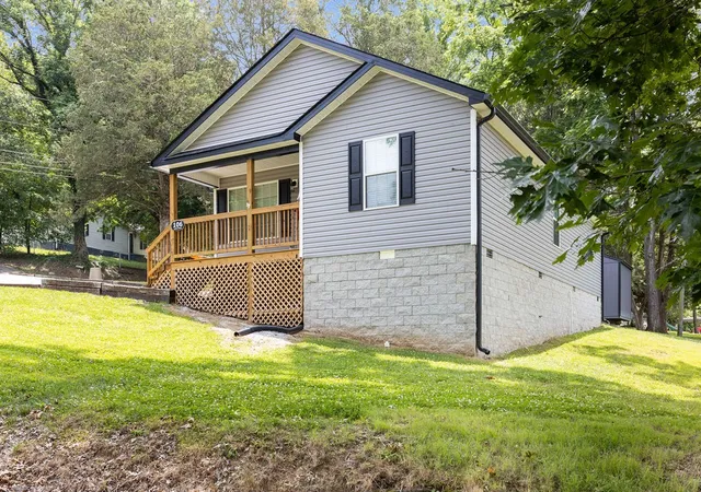 Homes for sale in Carthage, TN | 106 Lafon Dr, Carthage, TN 37030 | MLS# 2905171