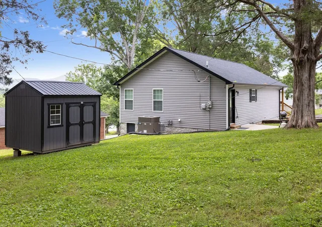 Homes for sale in Carthage, TN | 106 Lafon Dr, Carthage, TN 37030 | MLS# 2905171