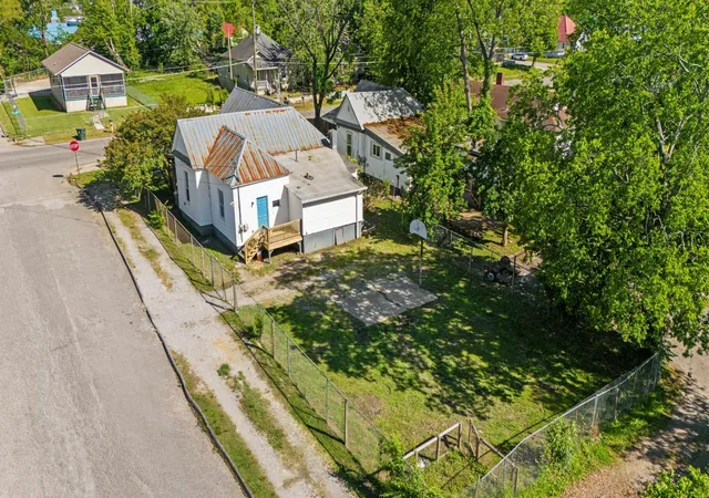 Single family home for sale at 1601 S Willow St, Chattanooga, TN 37404 | MLS# 2897427 | Listing updated on 2025-07-12