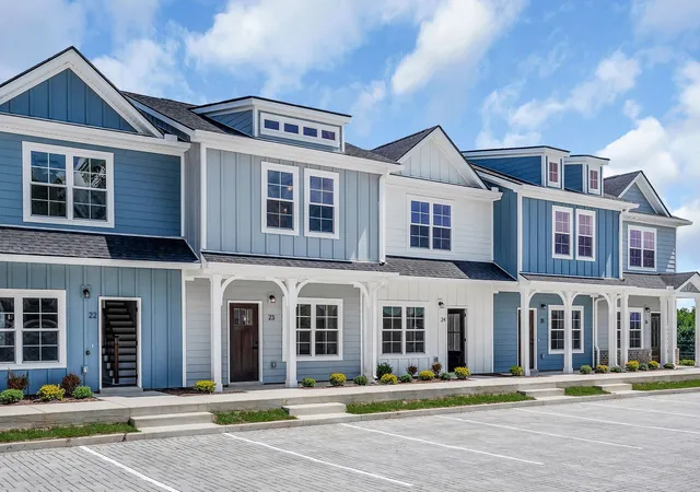 Photo 2 of Townhouse for sale at 209 South High St #19, Mc Minnville, TN 37110 | MLS# 2899933 | Listing updated on 2025-12-01
